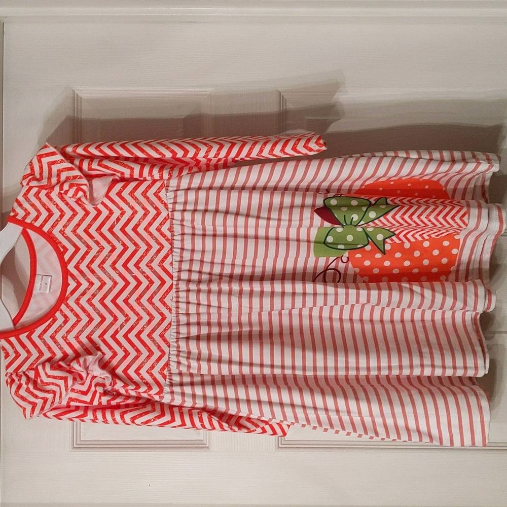 Little girl's pumpkin dress. Penelope Plum. Red stripes. Size 8.